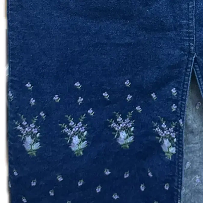 [BUNJANG] Aoi Yū Embroidered Blue Denim Skirt / 아오이 유우 깔 자수 청치마