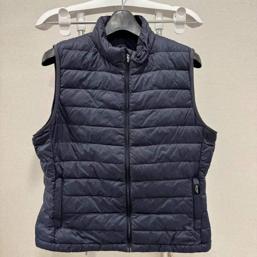 [BUNJANG] Pantone Lightweight Padded Vest M Size / 팬톤 경량 패딩 조끼 95사이즈