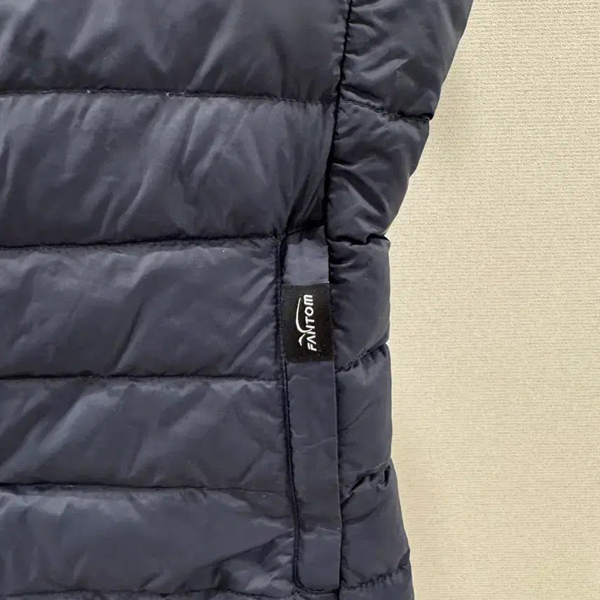 [BUNJANG] Pantone Lightweight Padded Vest M Size / 팬톤 경량 패딩 조끼 95사이즈