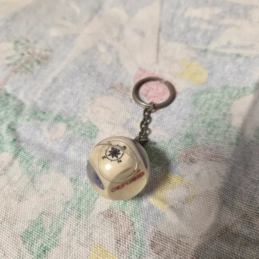 [BUNJANG] 1990s Vintage Brass Compass Keychain / 90s 구형 나침반 빈티지 키링