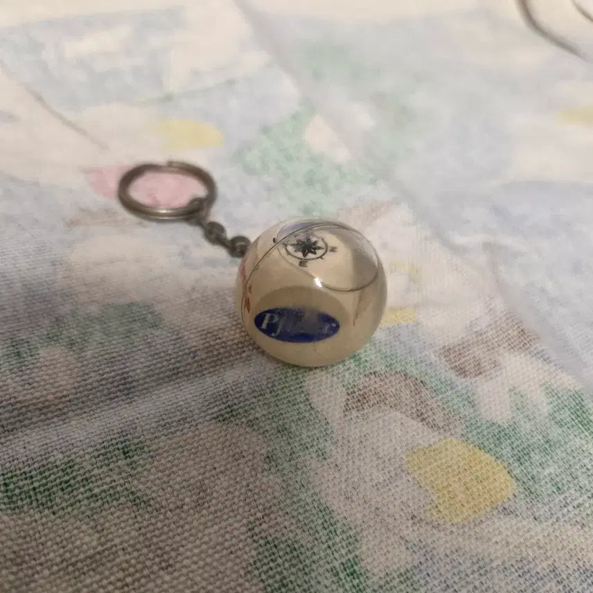 [BUNJANG] 1990s Vintage Brass Compass Keychain / 90s 구형 나침반 빈티지 키링