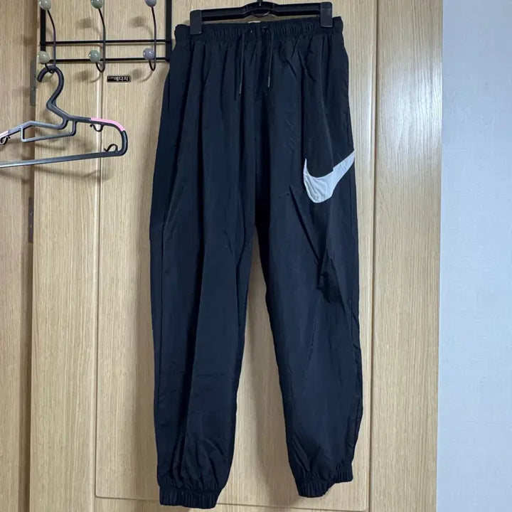[BUNJANG] Nike Swoosh Training Pants - Size S - Women&