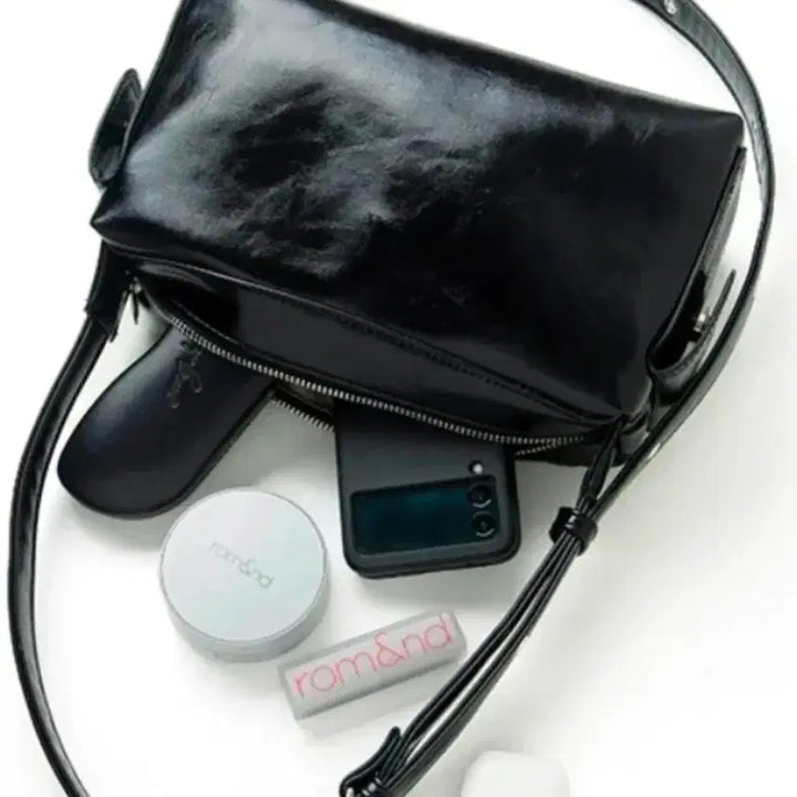 [BUNJANG] Shoulder Bag / 로라 숄더백