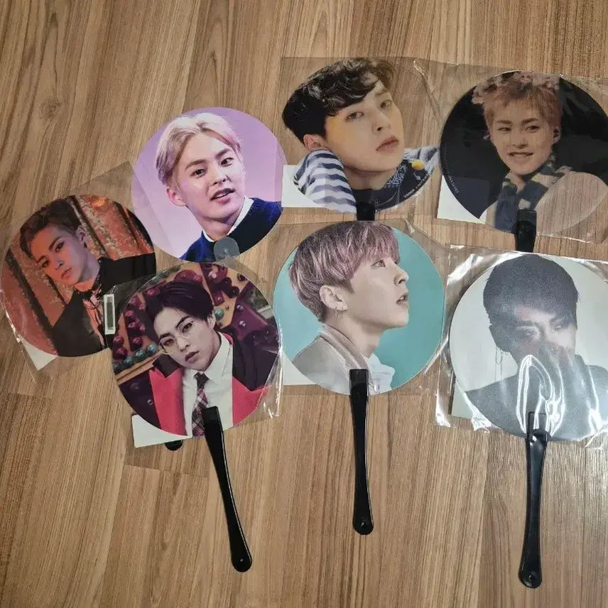 [BUNJANG] EXO CBX Xiumin Hand Fan / CBX 첸백시 시우민 부채