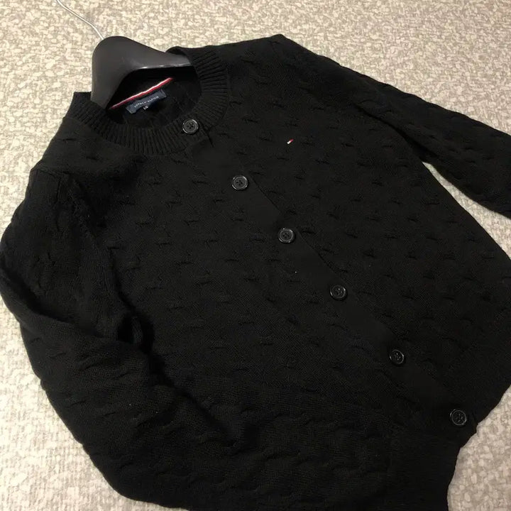 [BUNJANG] Tommy Jeans Cotton Cable Knit Round Cardigan / 타미진스 타미힐피거 케이블 니트 라운드 가디건 올드머니룩 출근룩 코튼블랙