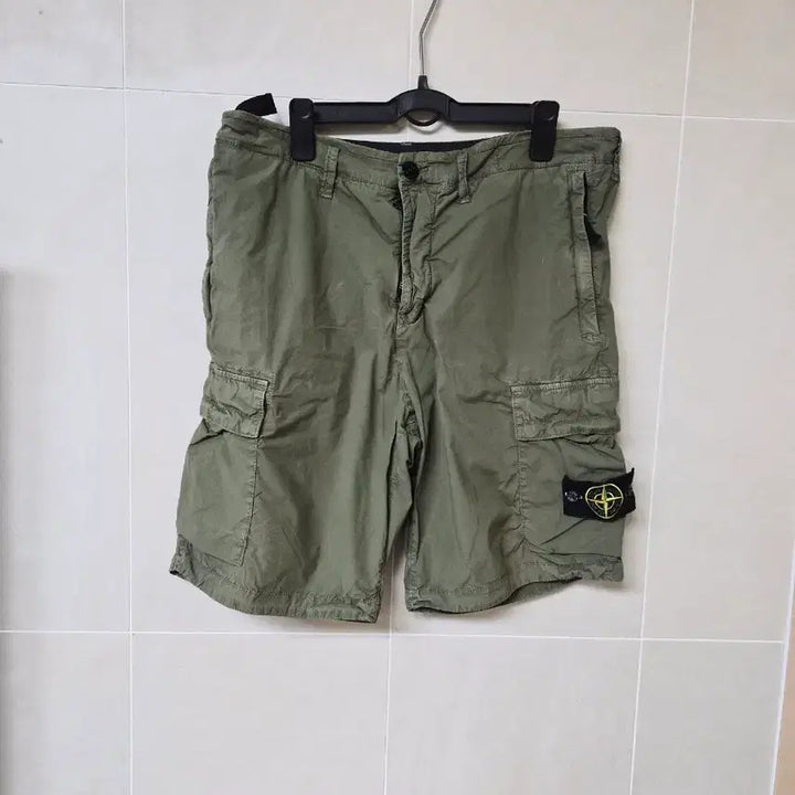 [BUNJANG] Stone Island Cargo Shorts Green Size 32 / 스톤아일랜드 카고 반바지 그린 32