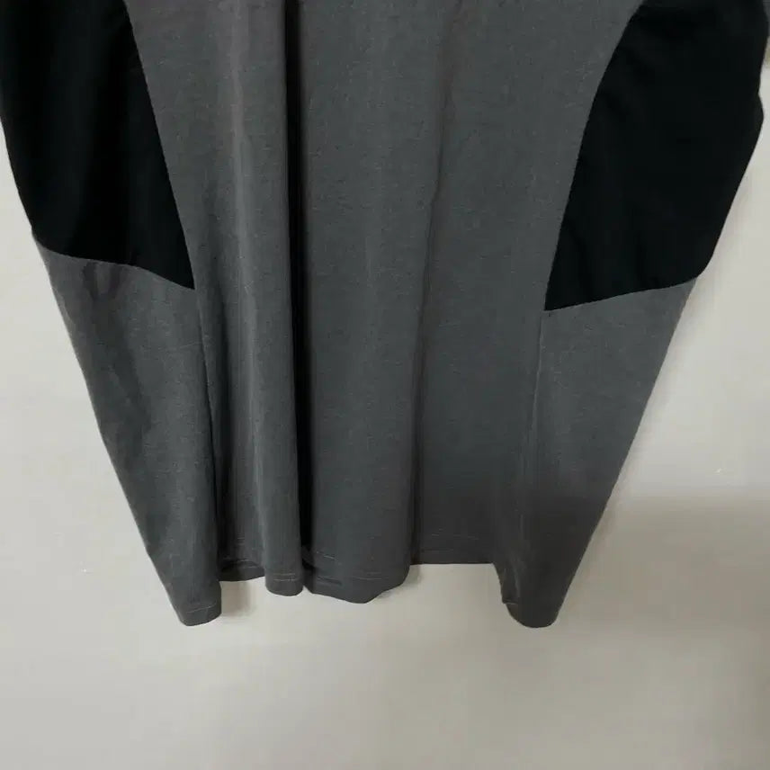 [BUNJANG] Descente Logo Performance Stretch Short Sleeve T-Shirt / 95 DESCENTE 데상트 로고 기능성 스판 반팔 티셔츠