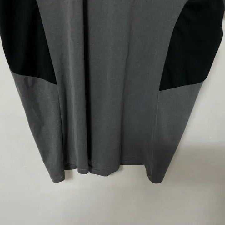[BUNJANG] Descente Logo Performance Stretch Short Sleeve T-Shirt / 95 DESCENTE 데상트 로고 기능성 스판 반팔 티셔츠