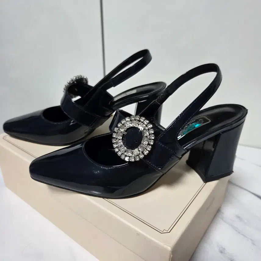 [BUNJANG] Jinny Kim Navy Enamel Slingback Sandals / 지니킴 샌들 슬링백 240