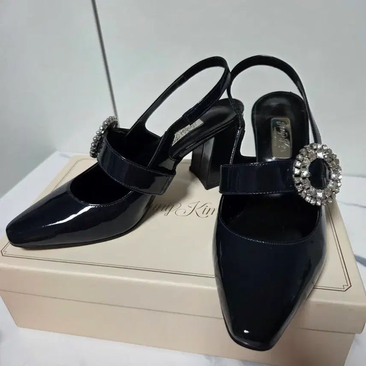 [BUNJANG] Jinny Kim Navy Enamel Slingback Sandals / 지니킴 샌들 슬링백 240