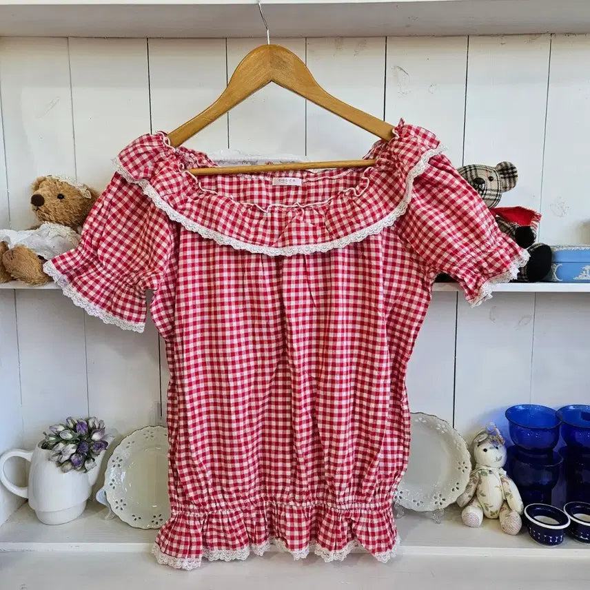 [SOLD OUT] (COLZA) 딸기쨈 깅엄체크 오프숄더 프릴 블라우스