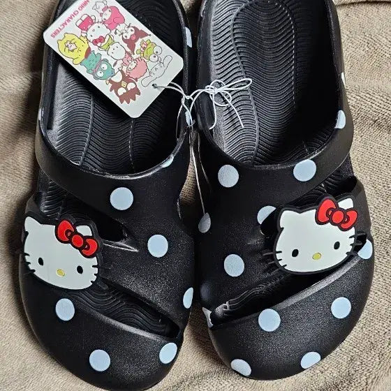 [BUNJANG] Hello Kitty Polka Dot Sandals Slippers / 헬로키티 검정 땡땡이 샌들 슬리퍼