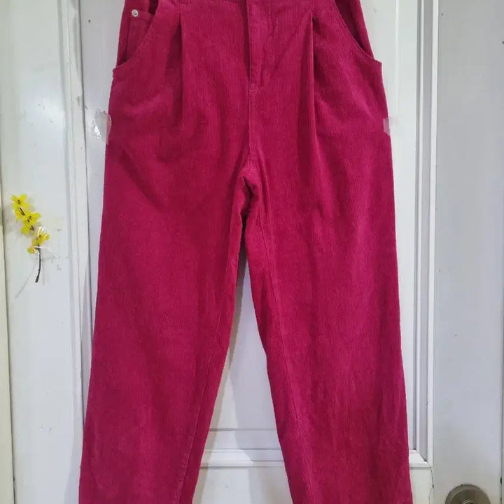 [BUNJANG] Hot Pink Corduroy Wide Pants (Stretch Banding) / 겨울   고급스러운 핏이이쁜. 핫핑크 스판 밴딩 골덴통바지..  77까지
