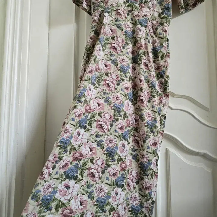 [BUNJANG] V-Neck Floral Pattern Dress / 브이넥 플라워패턴 원피스(날씬하신분^^)