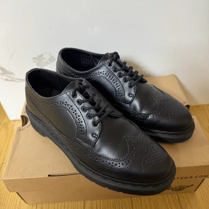 [BUNJANG] Dr. Martens 3989 Wingtip Black Derby Shoes (UK 7 / US 8) / 닥터마틴 3989 윙팁 블랙 더비 구두 260