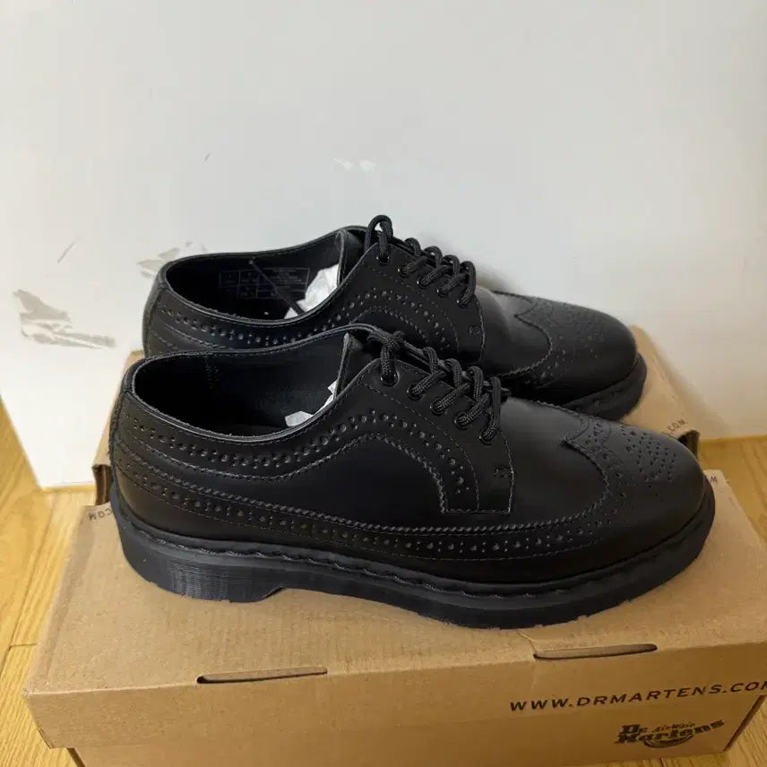 [BUNJANG] Dr. Martens 3989 Wingtip Black Derby Shoes (UK 7 / US 8) / 닥터마틴 3989 윙팁 블랙 더비 구두 260