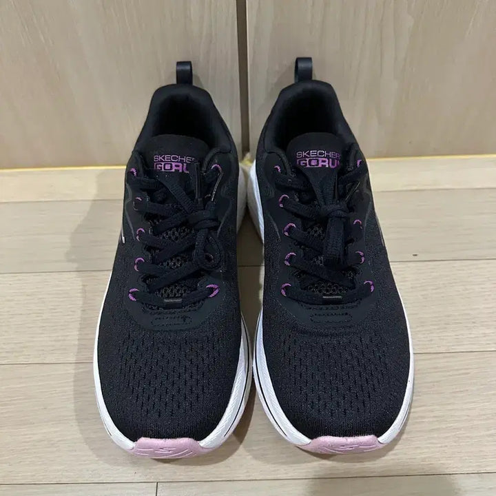 [BUNJANG] Skechers Max Cushioning Elite Running Shoes 230 / 스케쳐스 맥스쿠셔닝 엘리트 러닝화 230