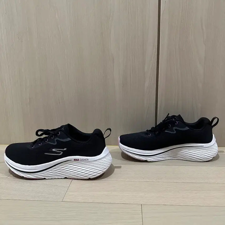 [BUNJANG] Skechers Max Cushioning Elite Running Shoes 230 / 스케쳐스 맥스쿠셔닝 엘리트 러닝화 230