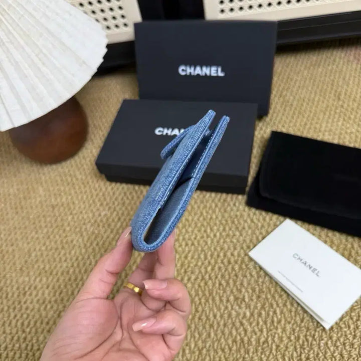 [SOLD OUT] 샤넬뷰티 데님 여권지갑 CC로고 카드지갑 기프트