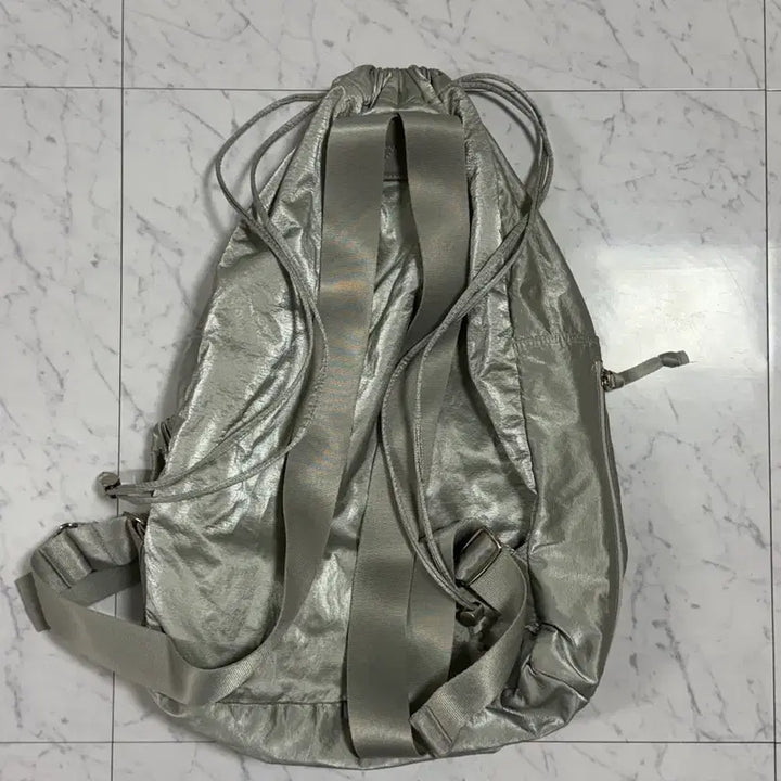 [BUNJANG] Fennec Drawstring Backpack Silver / fennec 페넥 드로우스트링 백팩 실버