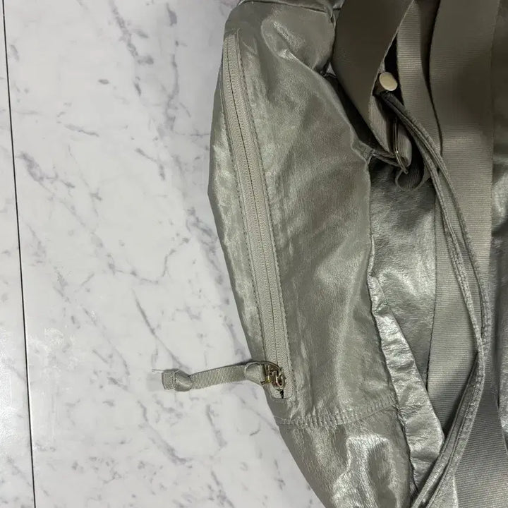 [BUNJANG] Fennec Drawstring Backpack Silver / fennec 페넥 드로우스트링 백팩 실버