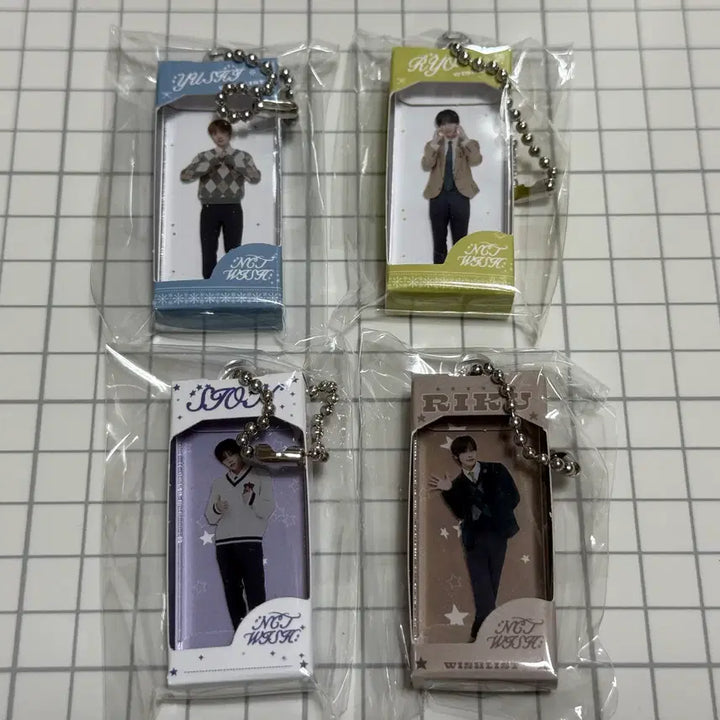 [BUNJANG] NCT WISH Japan Online KUJI D-Prize Keychain &amp; E-Prize Photosticker / 엔시티위시 일본 온라인 쿠지 양도