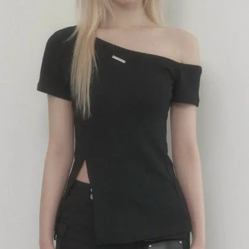 [BUNJANG] Etosom One-shoulder Basic Slit Top Black / 에트오소메 One-shoulder Basic Slit Top 블랙
