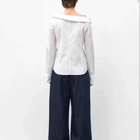 [BUNJANG] Atelier Nine Unbalanced Off-Shoulder Blouse White / [아뜰리에 나인][새제품] 언밸런스 오프숄더 블라우스 화이트