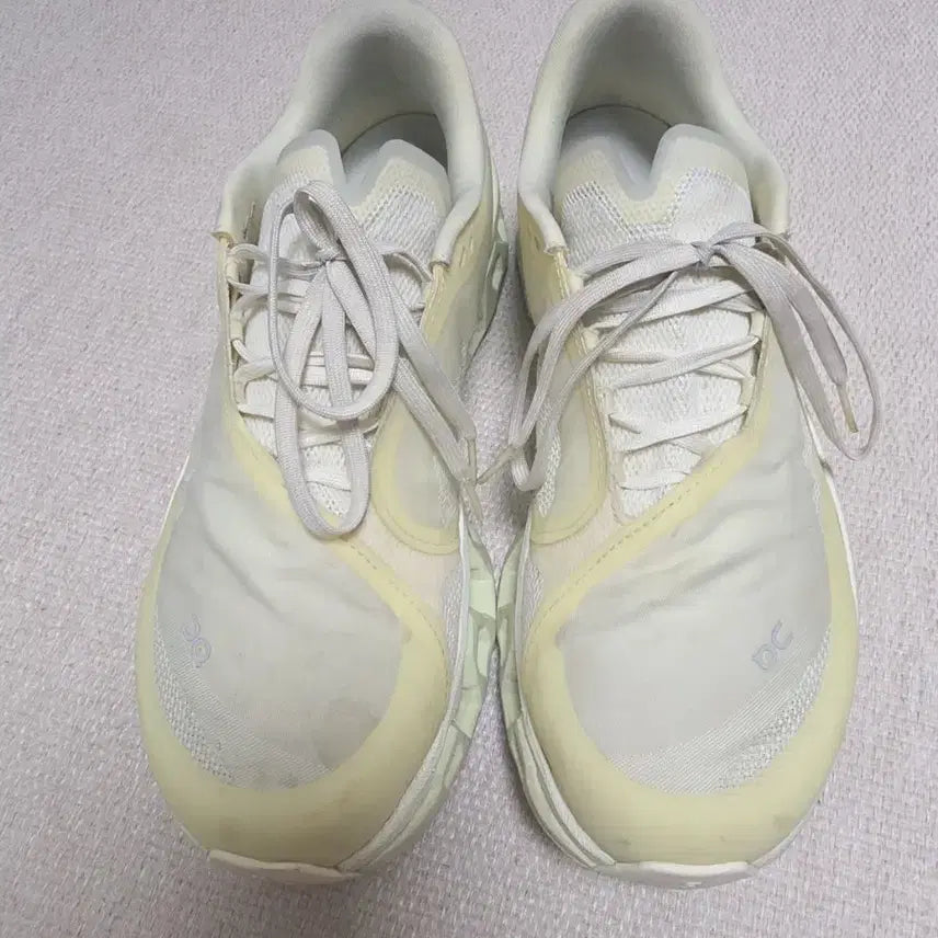 [BUNJANG] Onrunning PaF2 Seedling White 265mm Shoes / 온러닝 파프2 시들링 화이트 265 팝니다