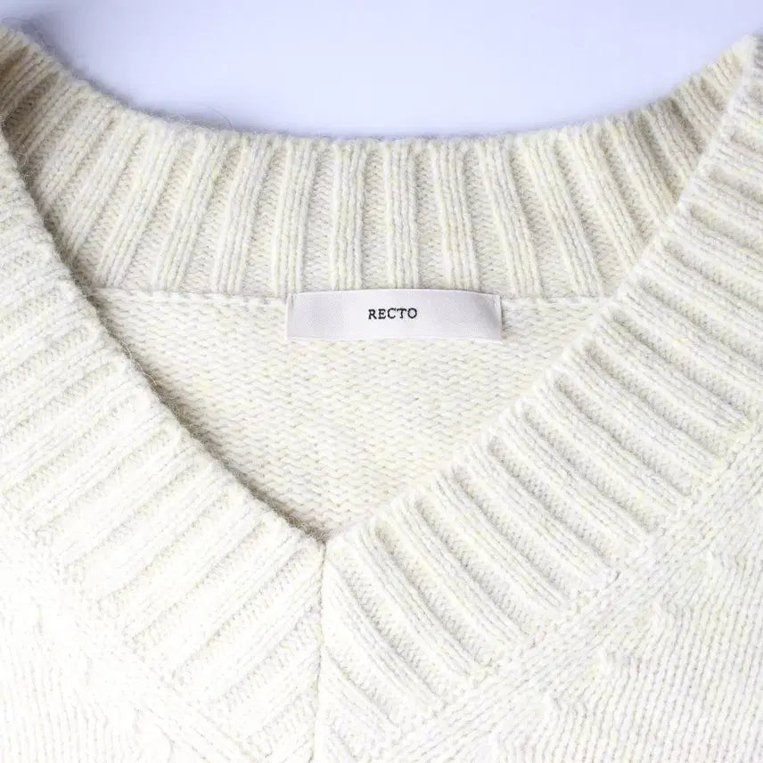 [BUNJANG] Recto 21FW V-Neck Wool Raccoon Cashmere Knit Sweater / 렉토 21FW 브이넥 울 라쿤 캐시미어 니트 스웨터