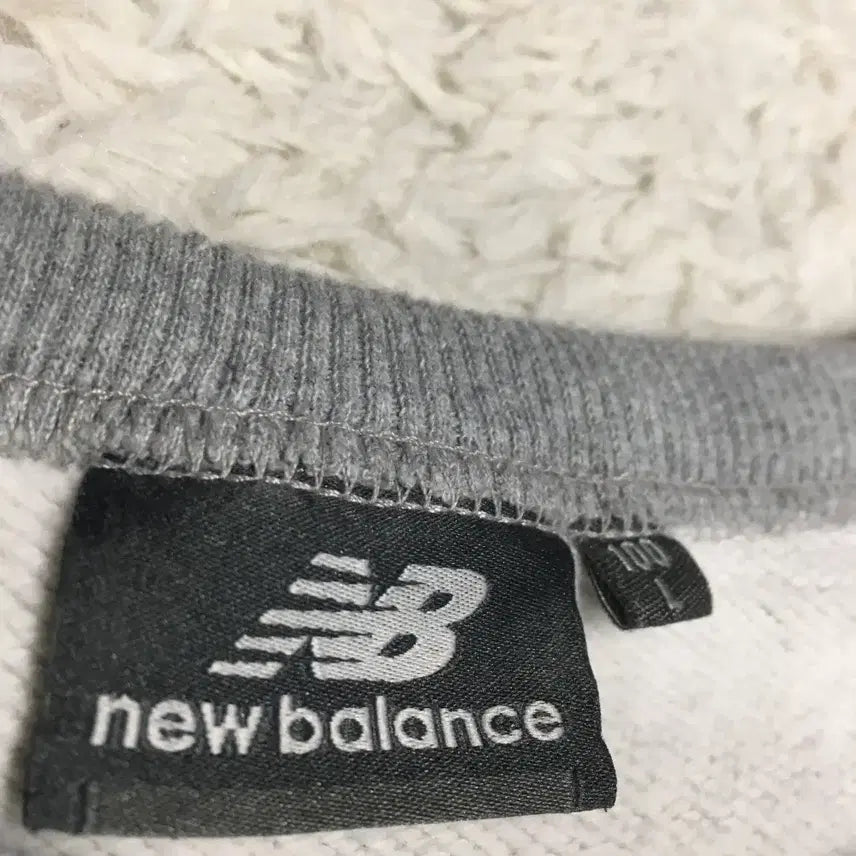 [BUNJANG] New Balance Big Logo Sweatshirt / 뉴발란스 빅로고 맨투맨 만원샵 EE10
