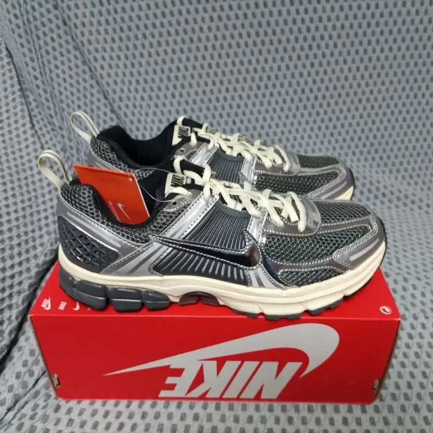 [BUNJANG] Nike Vomero 5 / (새제품)나이키 보메로5 250