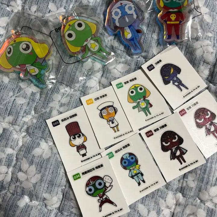 [BUNJANG] Keroro Ttebushi Stickers &amp; Acrylic Keyrings Bundle Set / 케로로 띠부씰 &amp; 아크릴 키링 일괄 판매