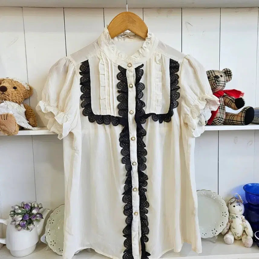 [BUNJANG] Axes Femme Classic Lace Frill Blouse / (axes femme) 클래식 레이스 프릴 블라우스