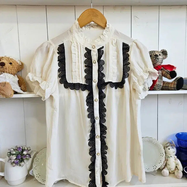[BUNJANG] Axes Femme Classic Lace Frill Blouse / (axes femme) 클래식 레이스 프릴 블라우스