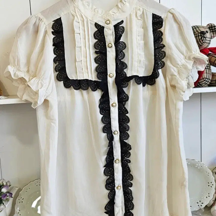 [BUNJANG] Axes Femme Classic Lace Frill Blouse / (axes femme) 클래식 레이스 프릴 블라우스