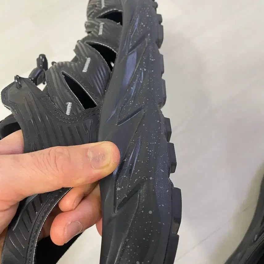 [BUNJANG] Hoka Hopara Black Sandals 275mm / 호카 오네오네 호파라 블랙 샌들 275