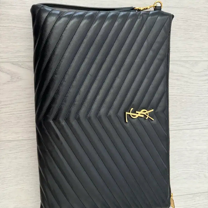 [BUNJANG] Saint Laurent Large Clutch / 입생로랑 클러치