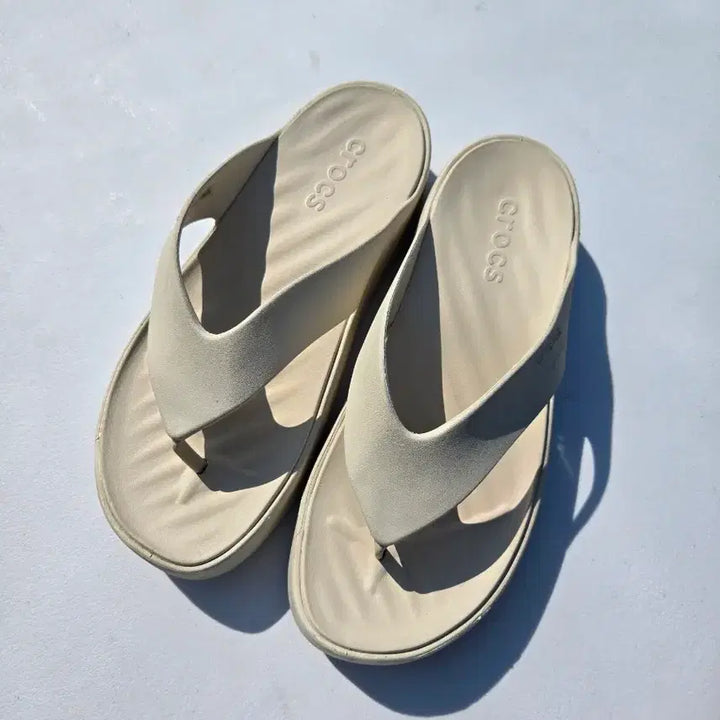 [BUNJANG] Crocs Authentic Platform Flip-Flops Ivory Size 8 / 크록스 정품 플랫폼 쪼리 아이보리 8사이즈