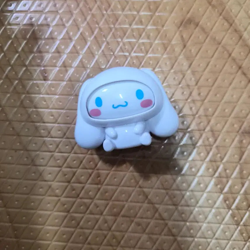 [BUNJANG] Cinnamoroll Blanket, Pouch, Figure Bundle Set (Unused) / 시나모롤 담요.파우치.ㅍ.피규어 미사용 일괄