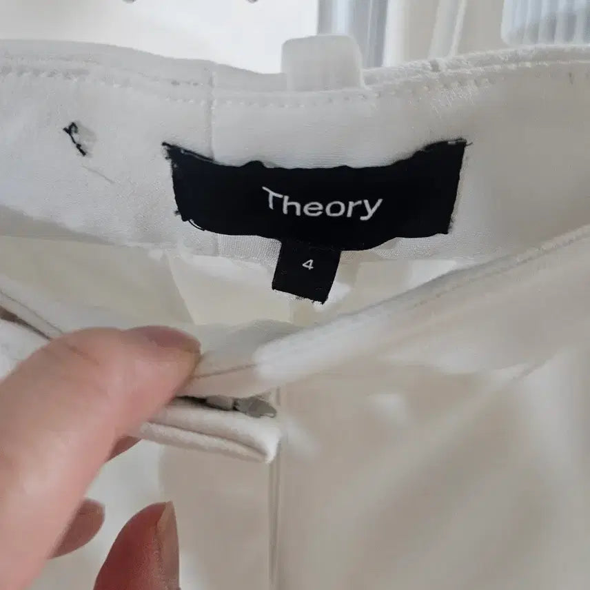 [BUNJANG] Theory Stretch Pants Size 4 / 띠어리 스판바지 4사이즈