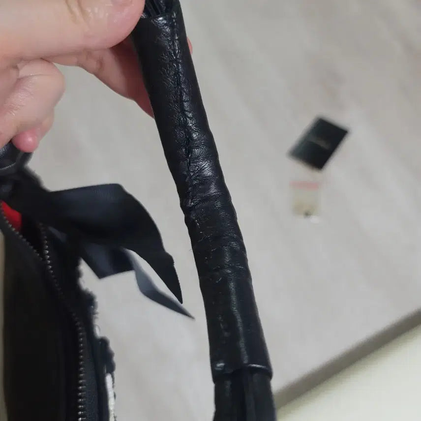 [BUNJANG] Maliparmie Zebra Sequin Shoulder Bag / 말리팔미 지브라 스팽글 숄더백