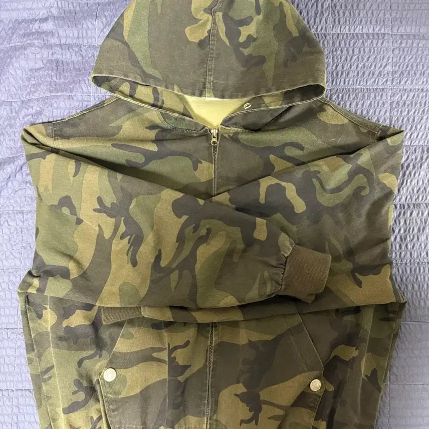 [BUNJANG] Camouflage Hoodie Zip-up (Size M) / 카모 후드집업
