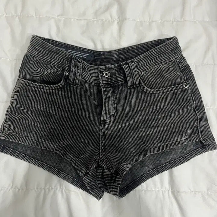 [BUNJANG] Bohemian Seoul Washed Corduroy Shorts / 보헤미안서울 WASHED CORDUROY SHORTS