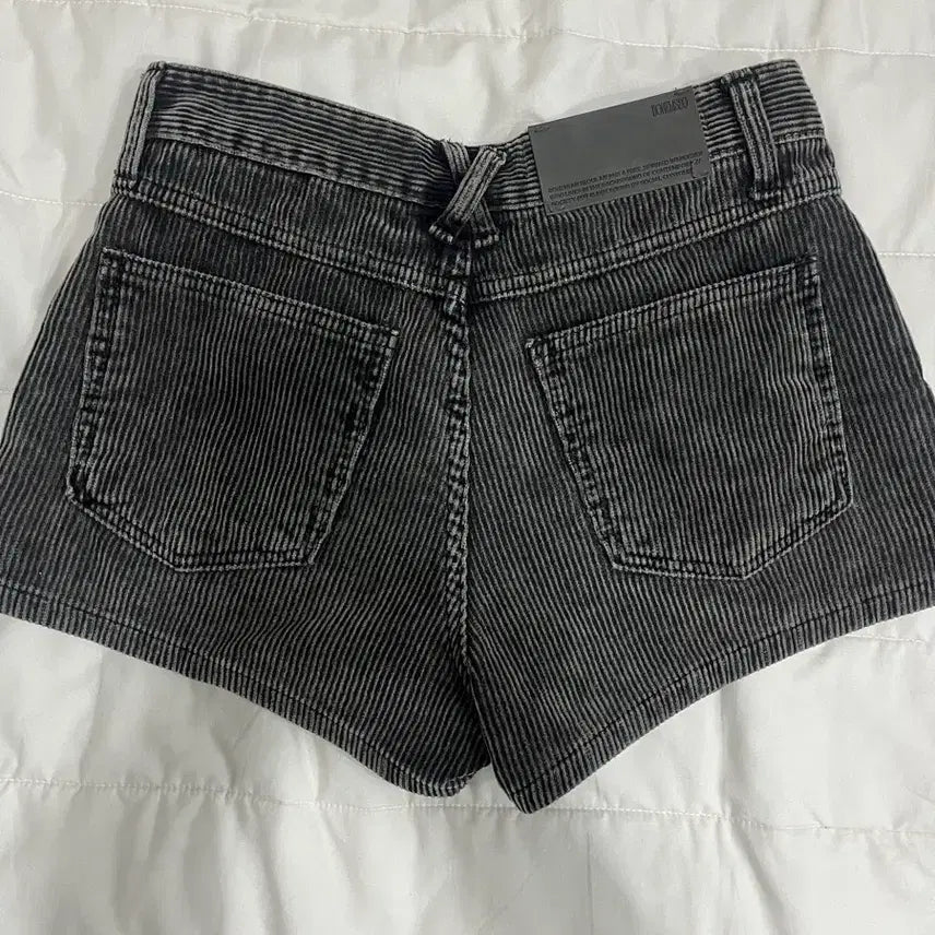 [BUNJANG] Bohemian Seoul Washed Corduroy Shorts / 보헤미안서울 WASHED CORDUROY SHORTS