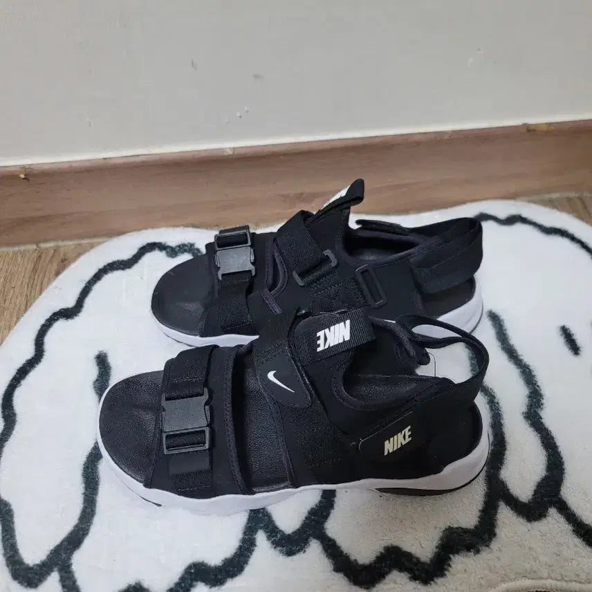 [BUNJANG] Nike Sandals Size 260 / 나이키샌들 260