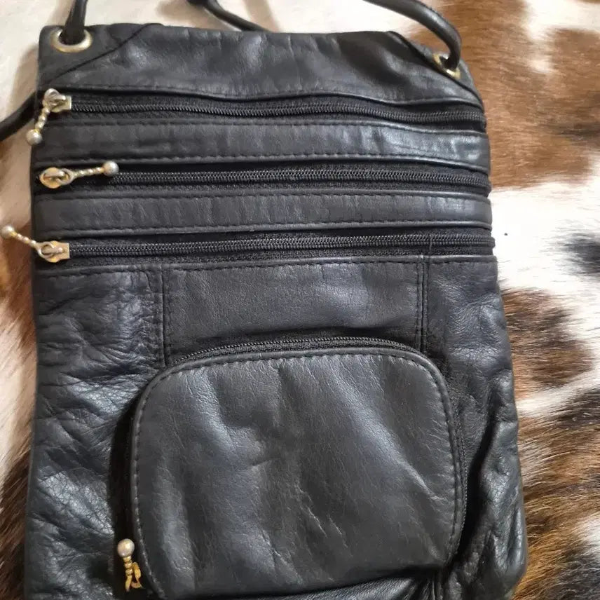 [BUNJANG] Black Leather Mini Crossbody Bag / 블랙 가죽 크로스백 미니 백
