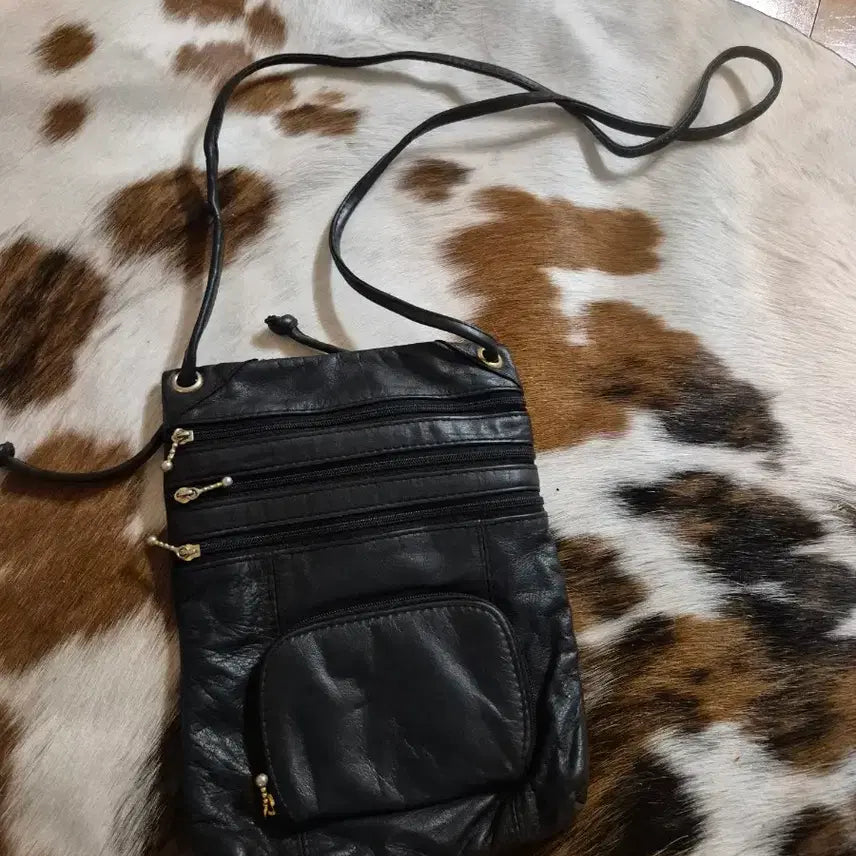 [BUNJANG] Black Leather Mini Crossbody Bag / 블랙 가죽 크로스백 미니 백