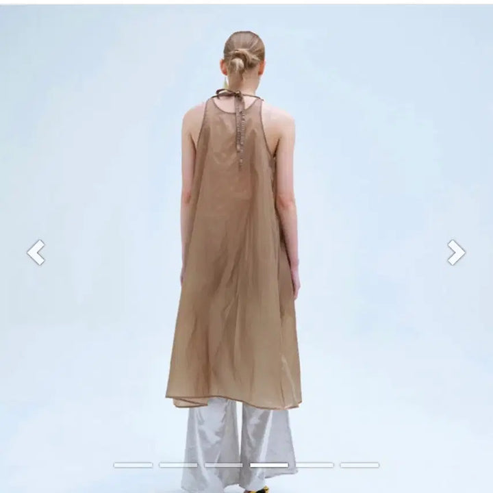 [BUNJANG] COSMOSS Nylon Sleeveless Dress (Beige) / COSMOSS NYLON SLEEVELESS DRESS (BEIGE)