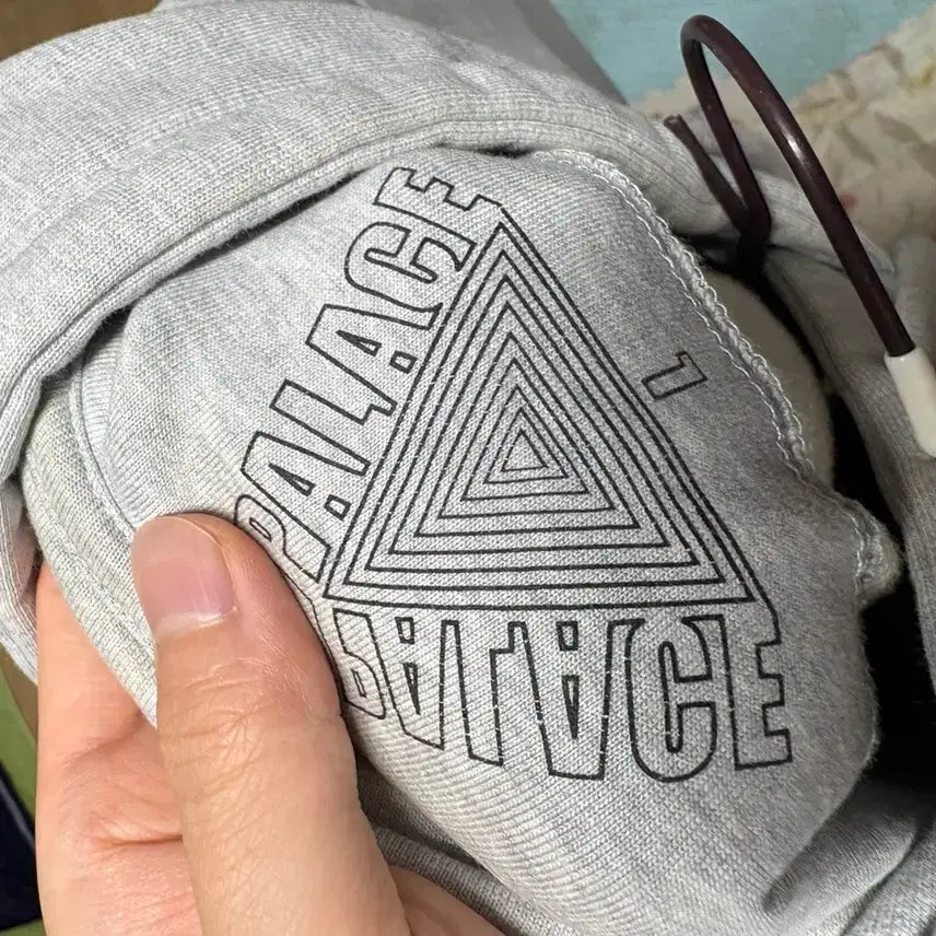 [BUNJANG] Palace London Hoodie L (100) / 팔라스 후드티 L사이즈 (100)